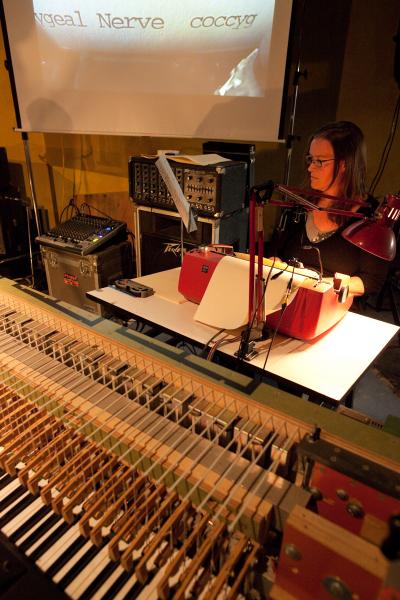 Invisible performing The New Obsolete