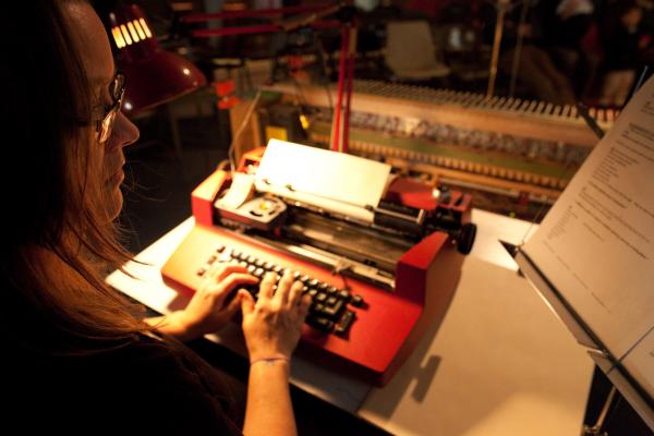 Invisible performing The New Obsolete